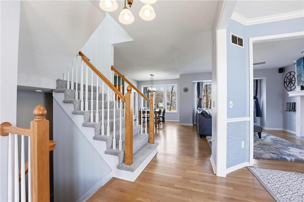 12930 South Summit Street Olathe, KS 66062 - Photo 5 of 58