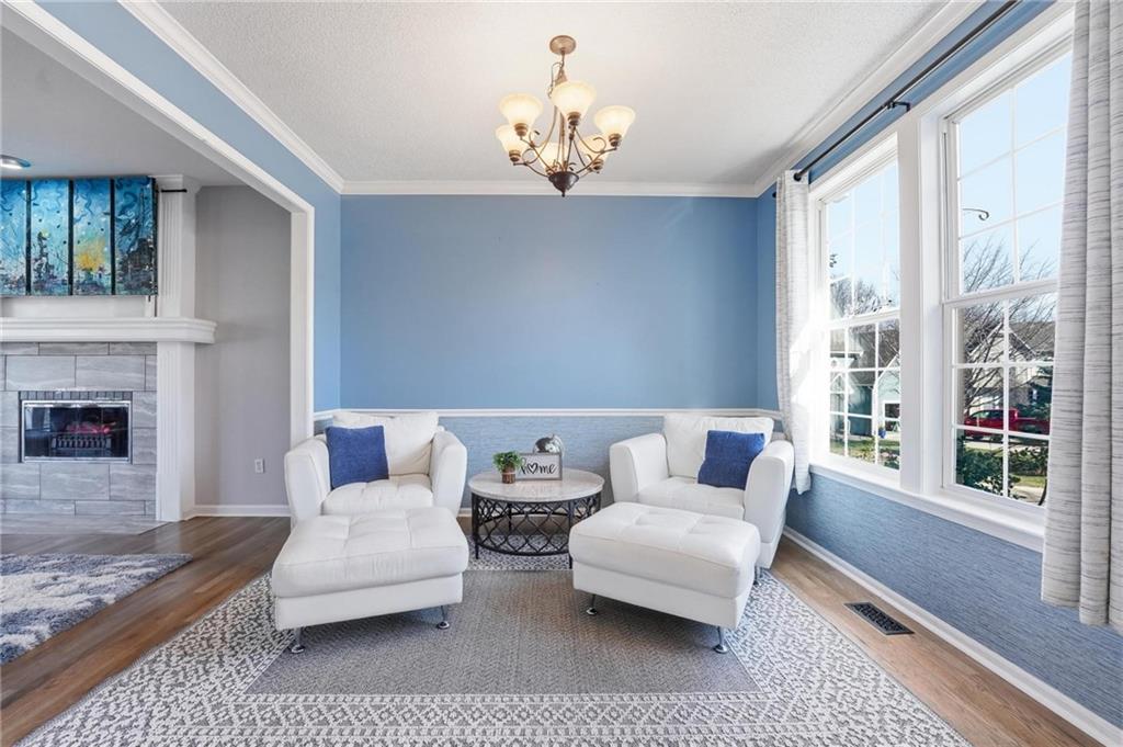 12930 South Summit Street Olathe, KS 66062 - Photo 7 of 58