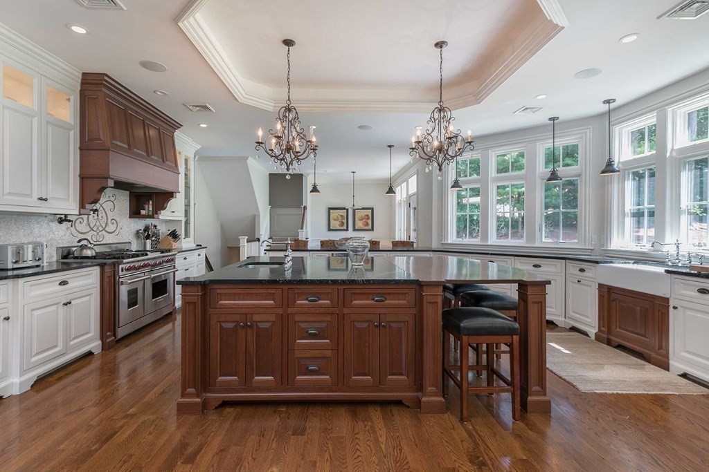 40 Westerly Road Weston, MA 02493 - Photo 5 of 37