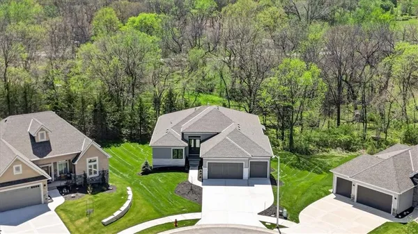 $949,900 | 7003 North Polk Avenue, Kansas City, MO 64151