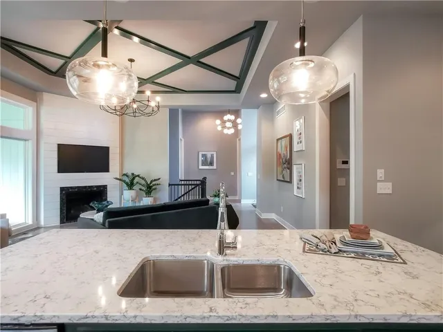 $949,900 | 7003 North Polk Avenue, Kansas City, MO 64151