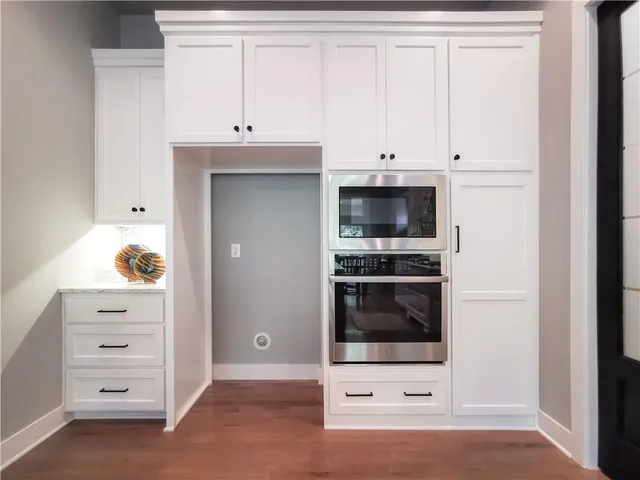 $949,900 | 7003 North Polk Avenue, Kansas City, MO 64151