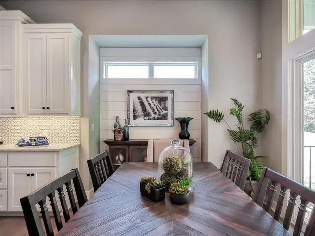 $949,900 | 7003 North Polk Avenue, Kansas City, MO 64151