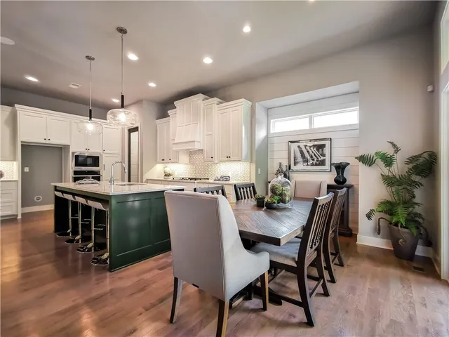 $949,900 | 7003 North Polk Avenue, Kansas City, MO 64151