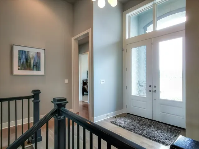 $949,900 | 7003 North Polk Avenue, Kansas City, MO 64151