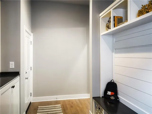 $949,900 | 7003 North Polk Avenue, Kansas City, MO 64151