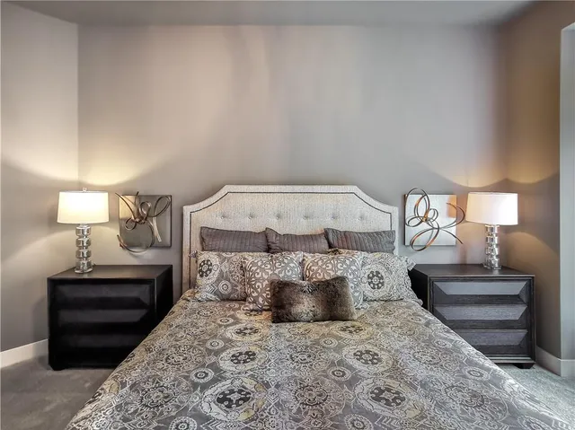 $949,900 | 7003 North Polk Avenue, Kansas City, MO 64151