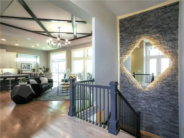 $949,900 | 7003 North Polk Avenue, Kansas City, MO 64151