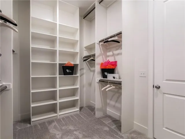 $949,900 | 7003 North Polk Avenue, Kansas City, MO 64151