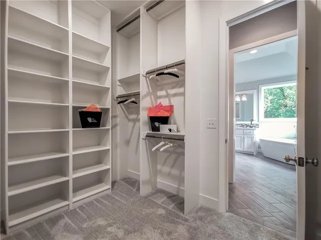 $949,900 | 7003 North Polk Avenue, Kansas City, MO 64151