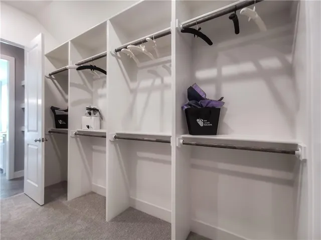 $949,900 | 7003 North Polk Avenue, Kansas City, MO 64151