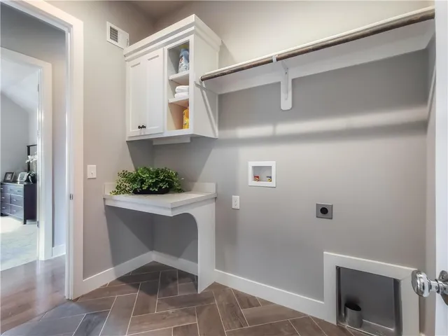 $949,900 | 7003 North Polk Avenue, Kansas City, MO 64151