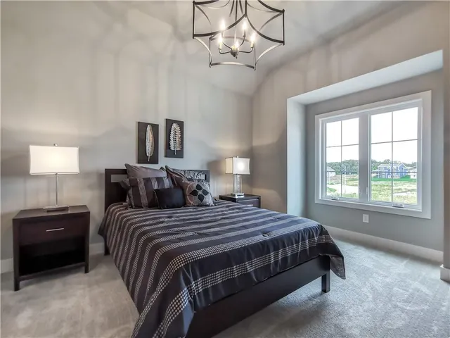 $949,900 | 7003 North Polk Avenue, Kansas City, MO 64151