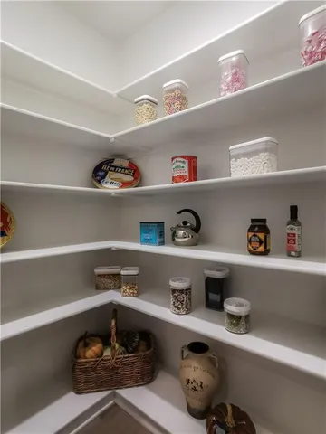 $949,900 | 7003 North Polk Avenue, Kansas City, MO 64151