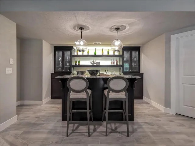 $949,900 | 7003 North Polk Avenue, Kansas City, MO 64151