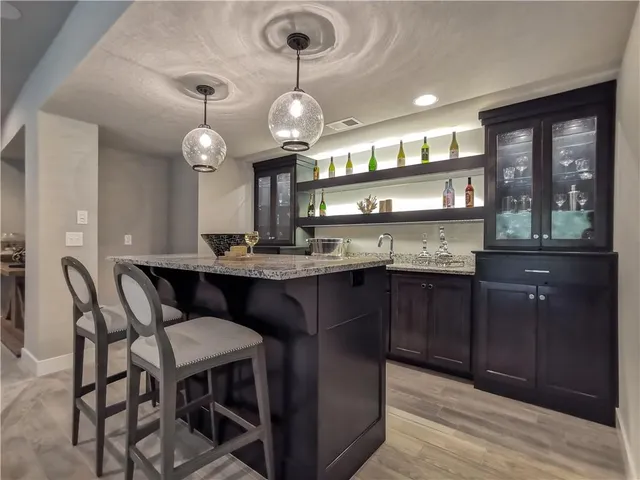 $949,900 | 7003 North Polk Avenue, Kansas City, MO 64151