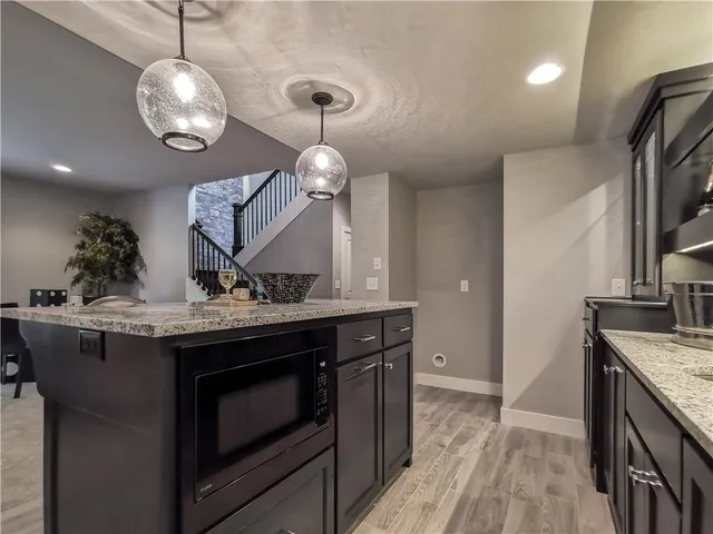 $949,900 | 7003 North Polk Avenue, Kansas City, MO 64151