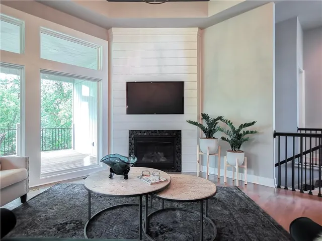 $949,900 | 7003 North Polk Avenue, Kansas City, MO 64151