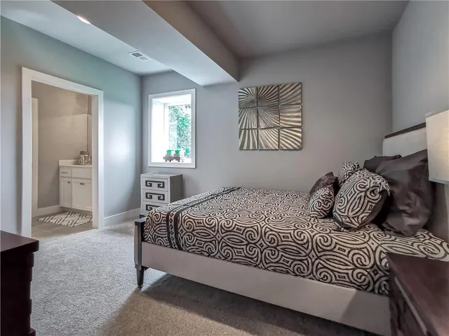 $949,900 | 7003 North Polk Avenue, Kansas City, MO 64151