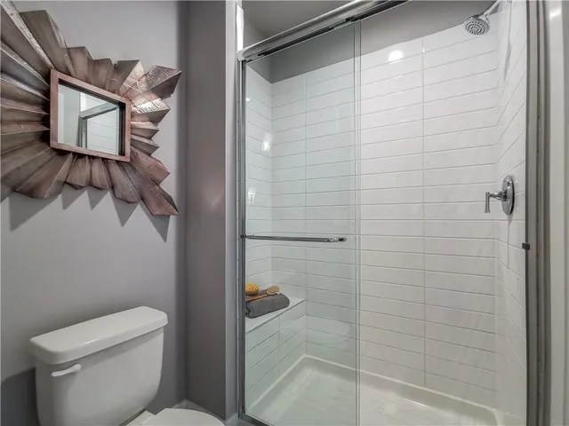 $949,900 | 7003 North Polk Avenue, Kansas City, MO 64151