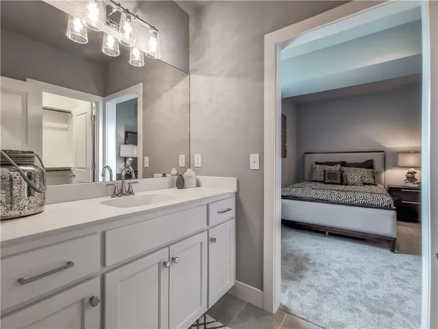 $949,900 | 7003 North Polk Avenue, Kansas City, MO 64151