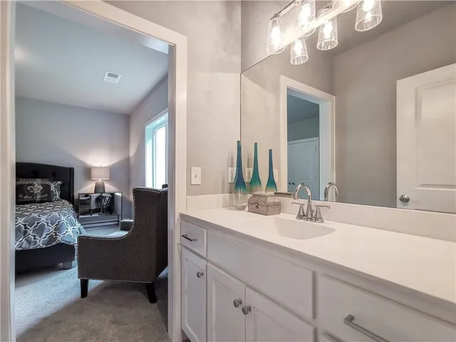 $949,900 | 7003 North Polk Avenue, Kansas City, MO 64151