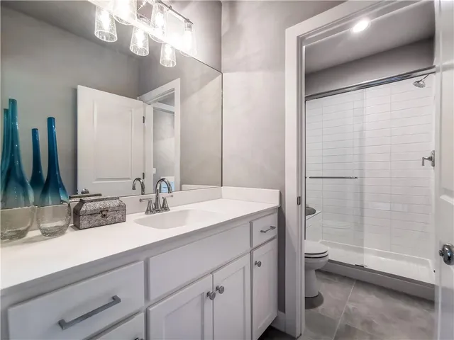 $949,900 | 7003 North Polk Avenue, Kansas City, MO 64151