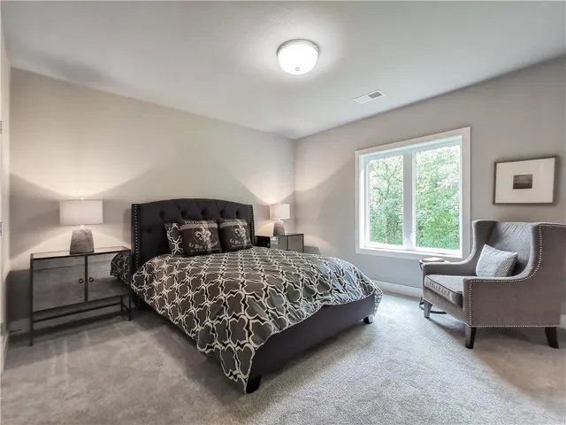 $949,900 | 7003 North Polk Avenue, Kansas City, MO 64151