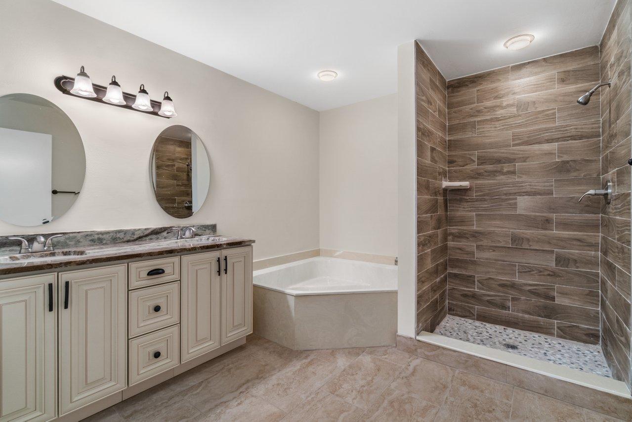 1102 Wingfoot Drive, Unit C Jupiter, FL 33458 - Photo 17 of 29 018-1102WingfootDrive-Jupiter-FL-33458-S