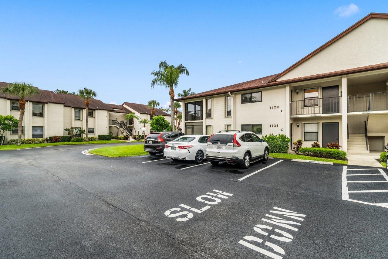 1102 Wingfoot Drive, Unit C Jupiter, FL 33458 - Photo 3 of 29 003-1102WingfootDrive-Jupiter-FL-33458-S