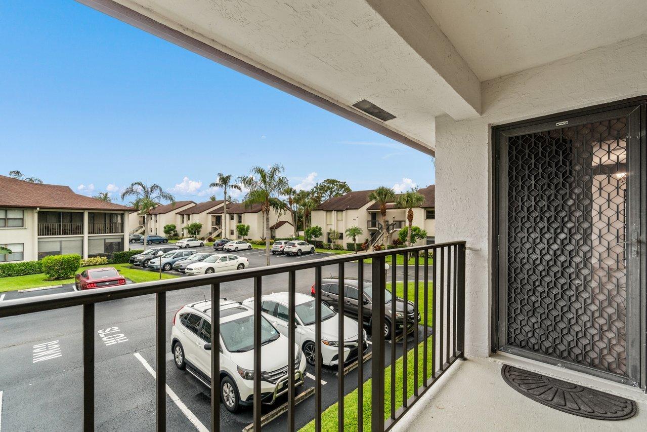 1102 Wingfoot Drive, Unit C Jupiter, FL 33458 - Photo 26 of 29 004-1102WingfootDrive-Jupiter-FL-33458-S