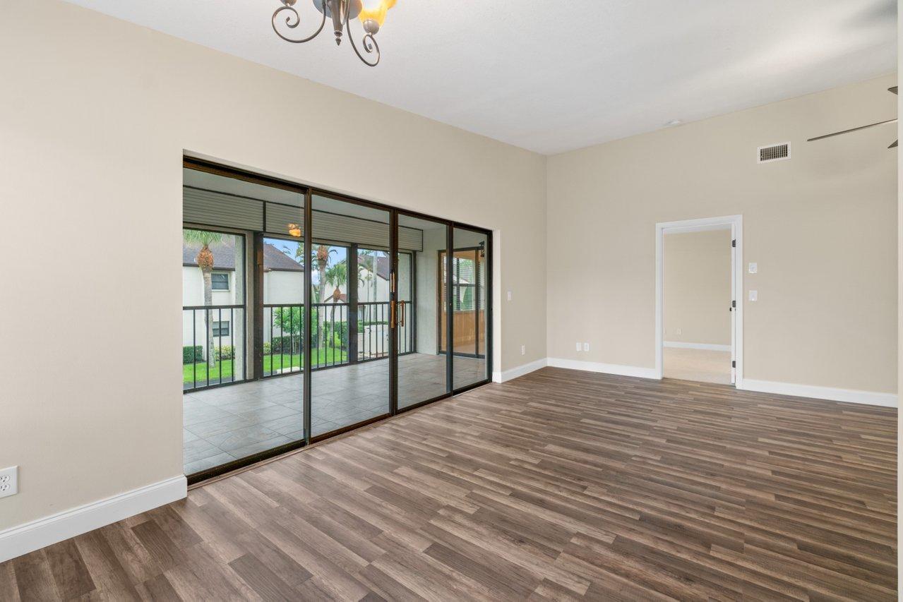 1102 Wingfoot Drive, Unit C Jupiter, FL 33458 - Photo 5 of 29 010-1102WingfootDrive-Jupiter-FL-33458-S