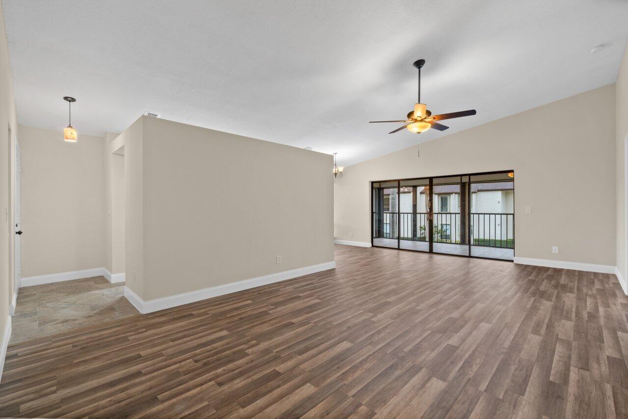 1102 Wingfoot Drive, Unit C Jupiter, FL 33458 - Photo 9 of 29 013-1102WingfootDrive-Jupiter-FL-33458-S