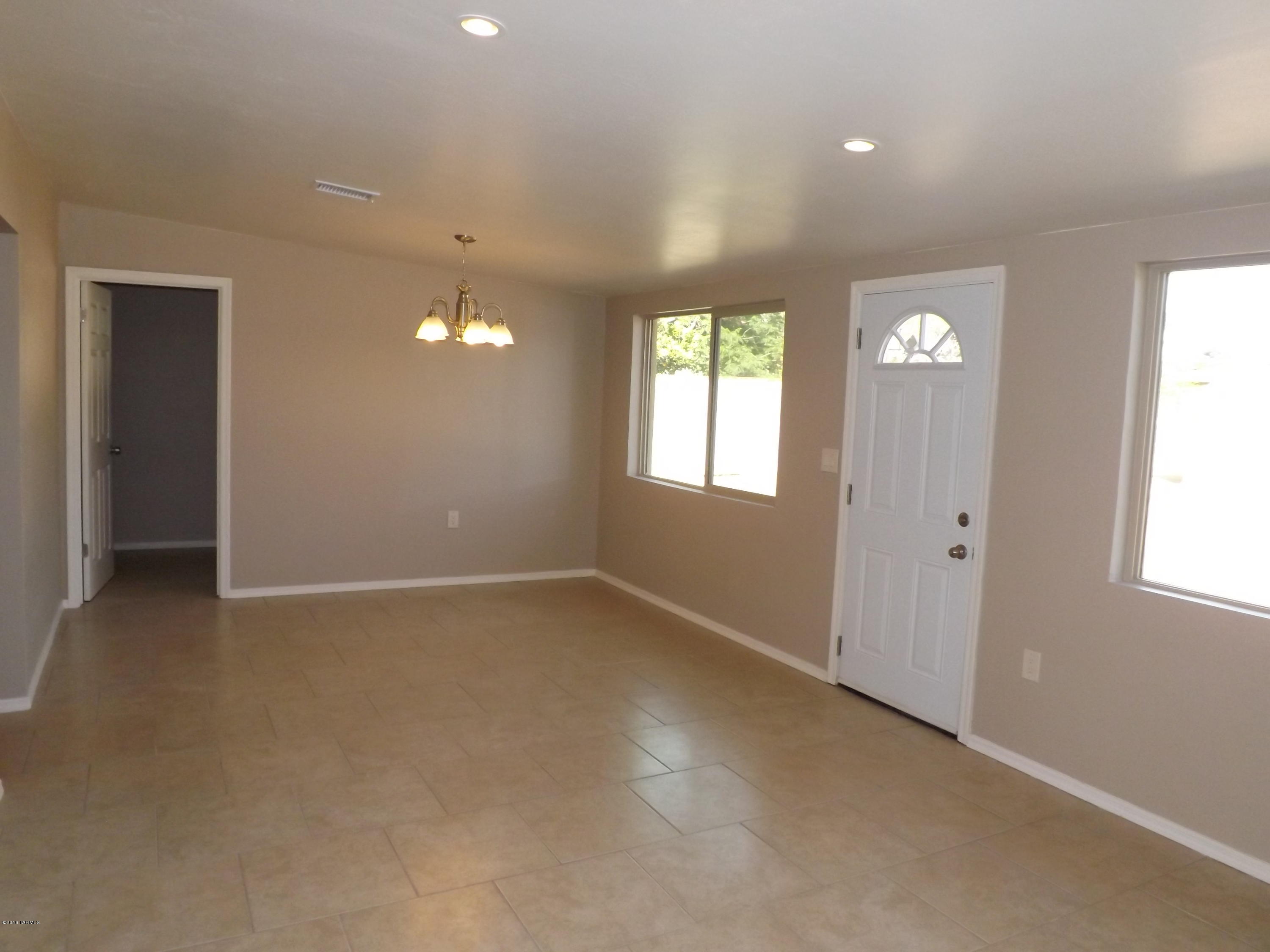 2235 South Miramonte Stravenue Tucson, AZ 85713 - Photo 13 of 34