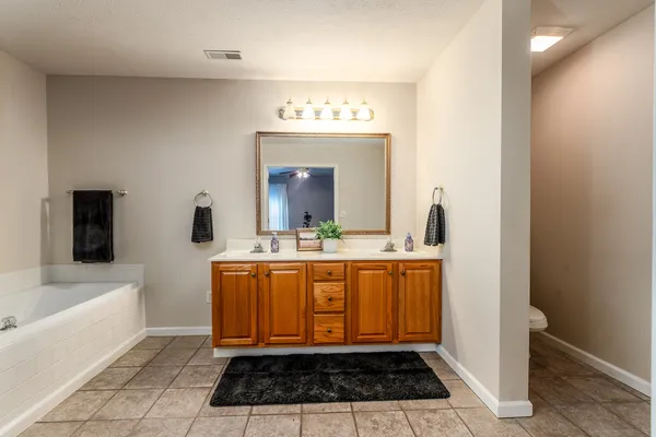 $275,000 | 1705 Josephine Lane, Marion, IL 62959