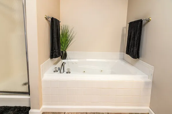 $275,000 | 1705 Josephine Lane, Marion, IL 62959