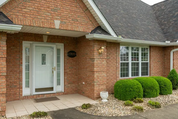 $275,000 | 1705 Josephine Lane, Marion, IL 62959