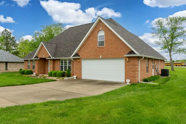 $275,000 | 1705 Josephine Lane, Marion, IL 62959