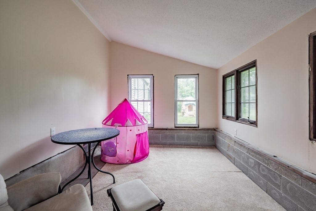 83 Mallowhill Road Springfield, MA 01129 - Photo 27 of 38