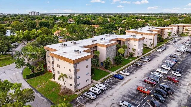 $195,000 | 8161 Southwest 24th Court, Unit 404, Davie, FL 33324