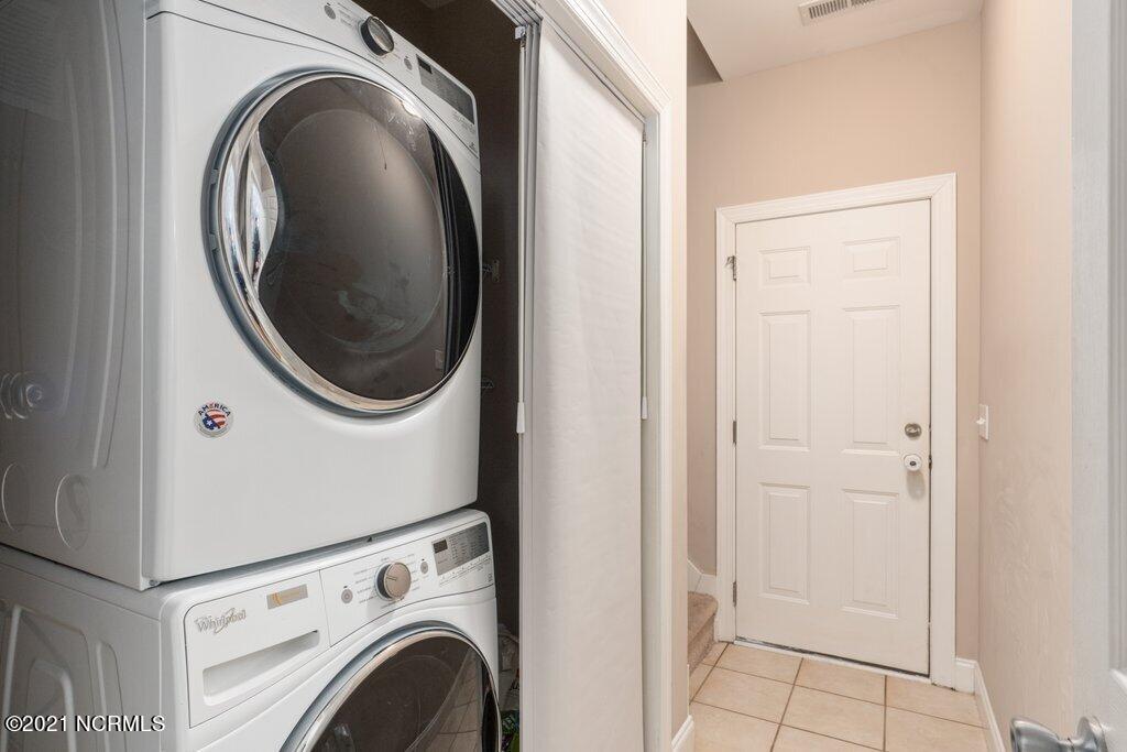 6106 Lydden Road Wilmington, NC 28409 - Photo 20 of 38 Mudroom/laundry
