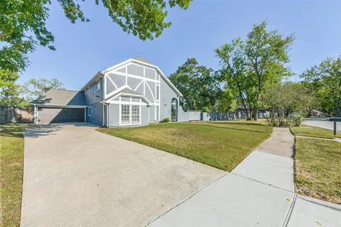 $349,900 | 6918 Bent Branch Drive, Houston, TX 77088