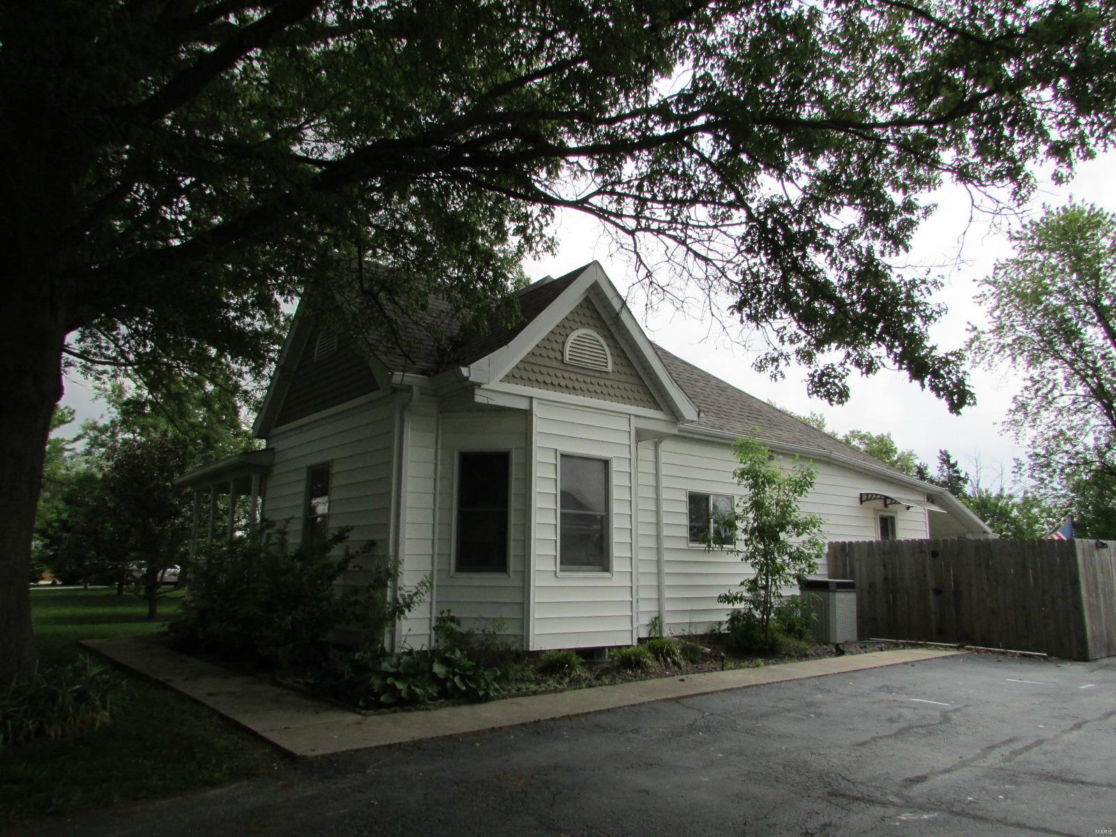 108 Maple Street Moro, IL 62067 - Photo 22 of 33