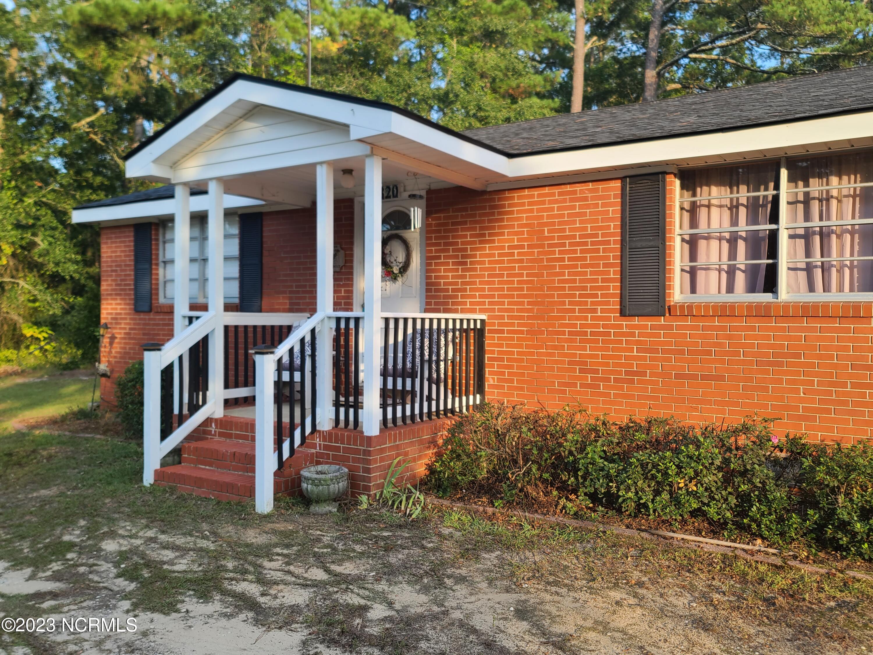 320 Barnes Loop Road Elizabethtown, NC 28337 - Photo 4 of 16 20230914_182222