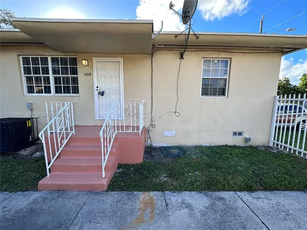 $2,200 | 1220 Northwest 53rd Street, Unit 1222, Miami, FL 33142