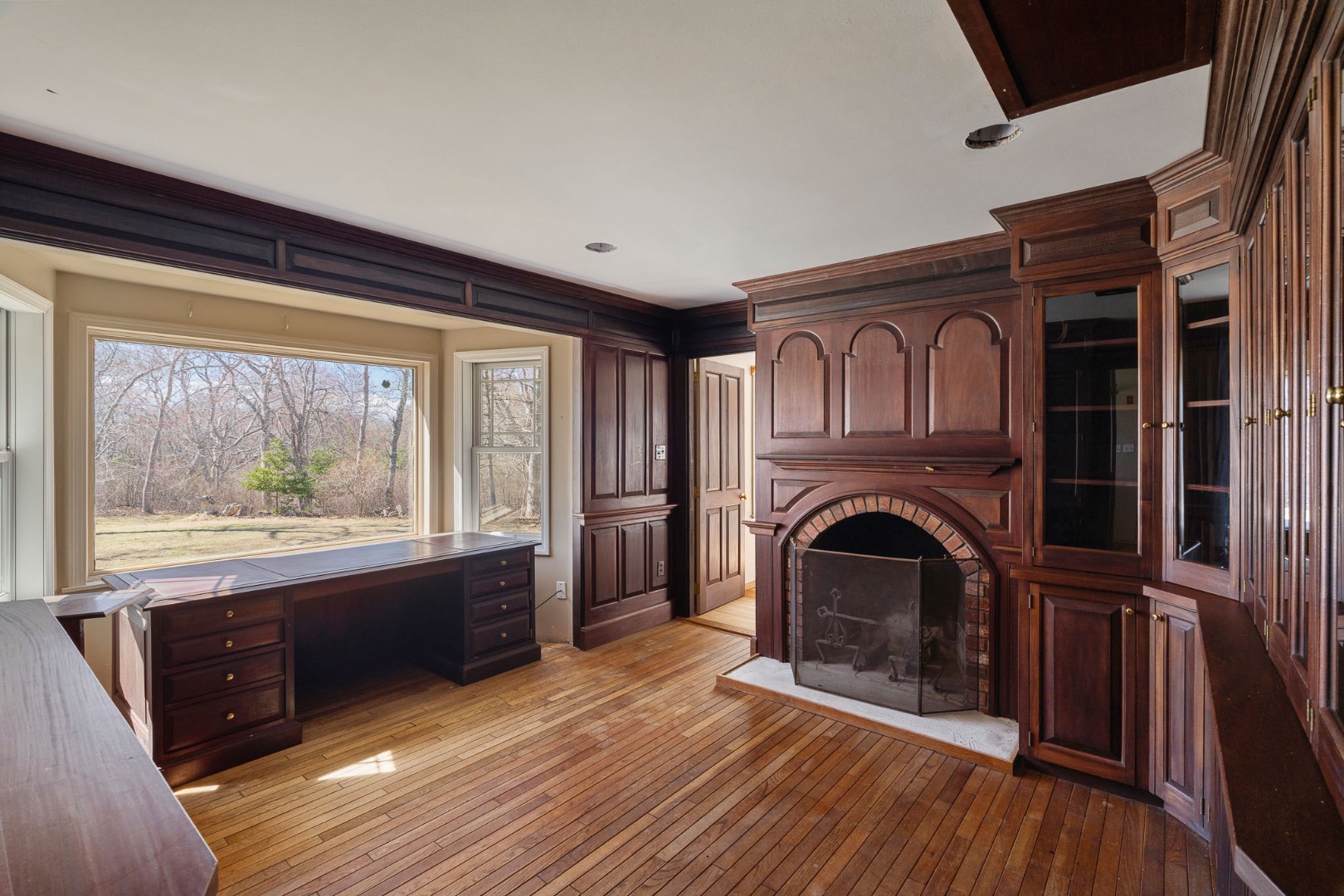 24 Beetle Swamp Road Edgartown, MA 02539 - Photo 10 of 36 Fieldstone fireplace