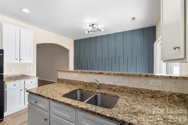 $2,075 | 7621 Mockernut Drive, Charlotte, NC 28215