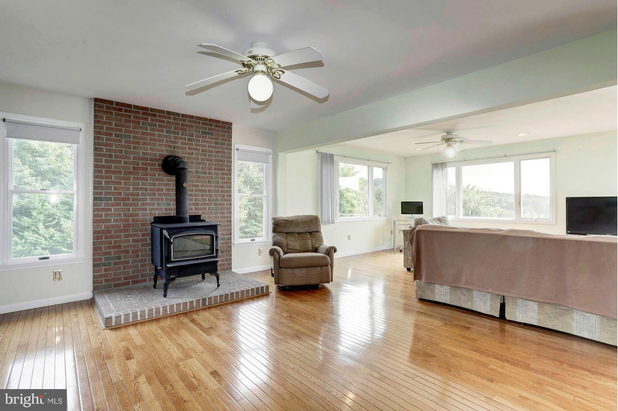 2714 Ebbvale Road Manchester, MD 21102 - Photo 18 of 30 Family Room