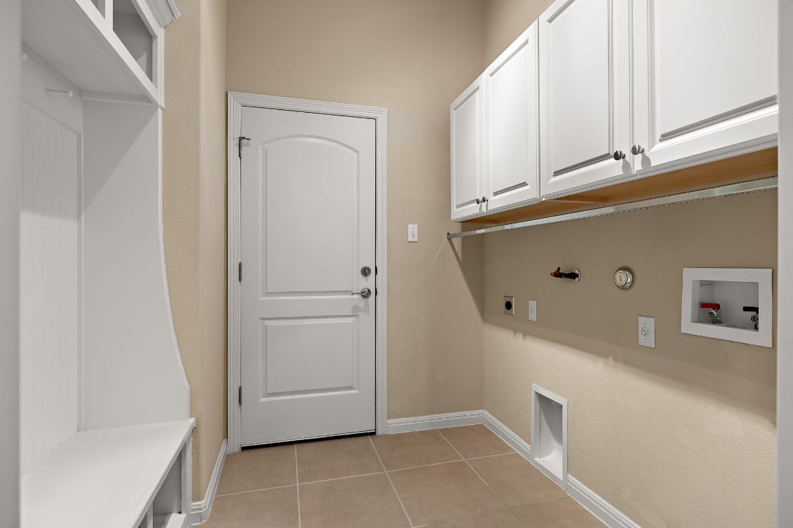 3948 Sapphire Loop Round Rock, TX 78681 - Photo 31 of 40 a view of cabinets