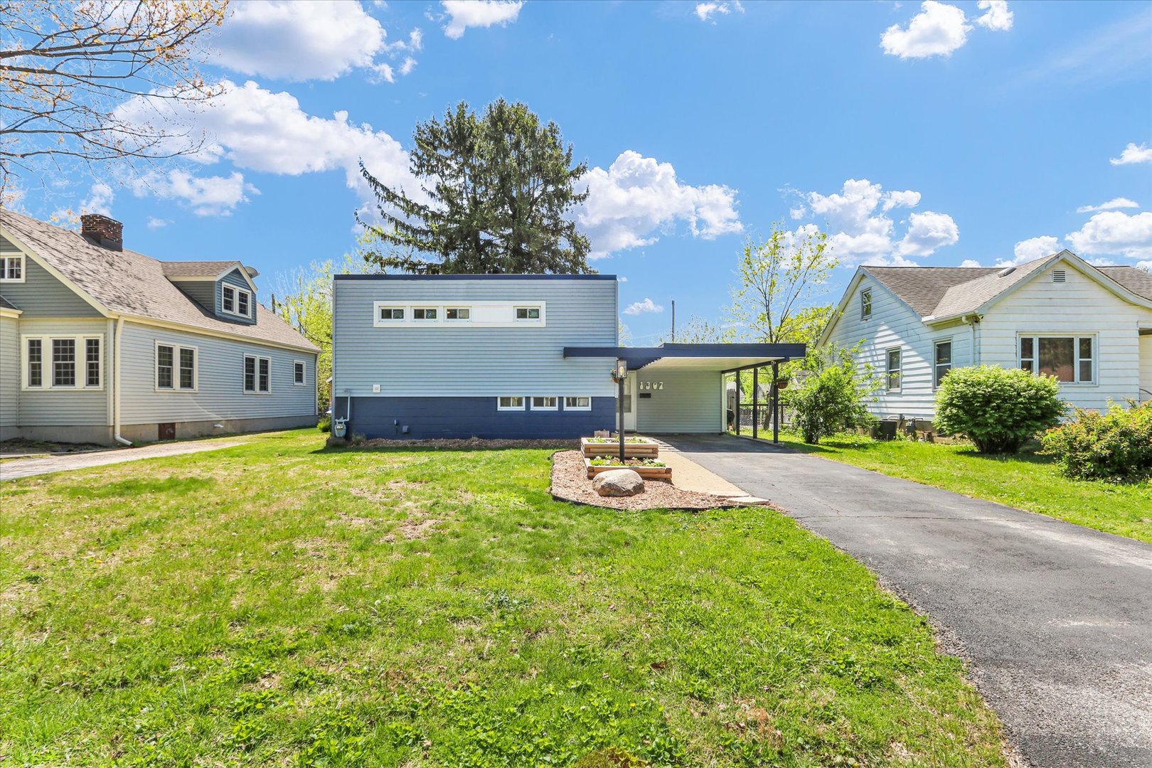 1307 West Clark Street Champaign, IL 61821 - Photo 1 of 32 Gallery Image 1